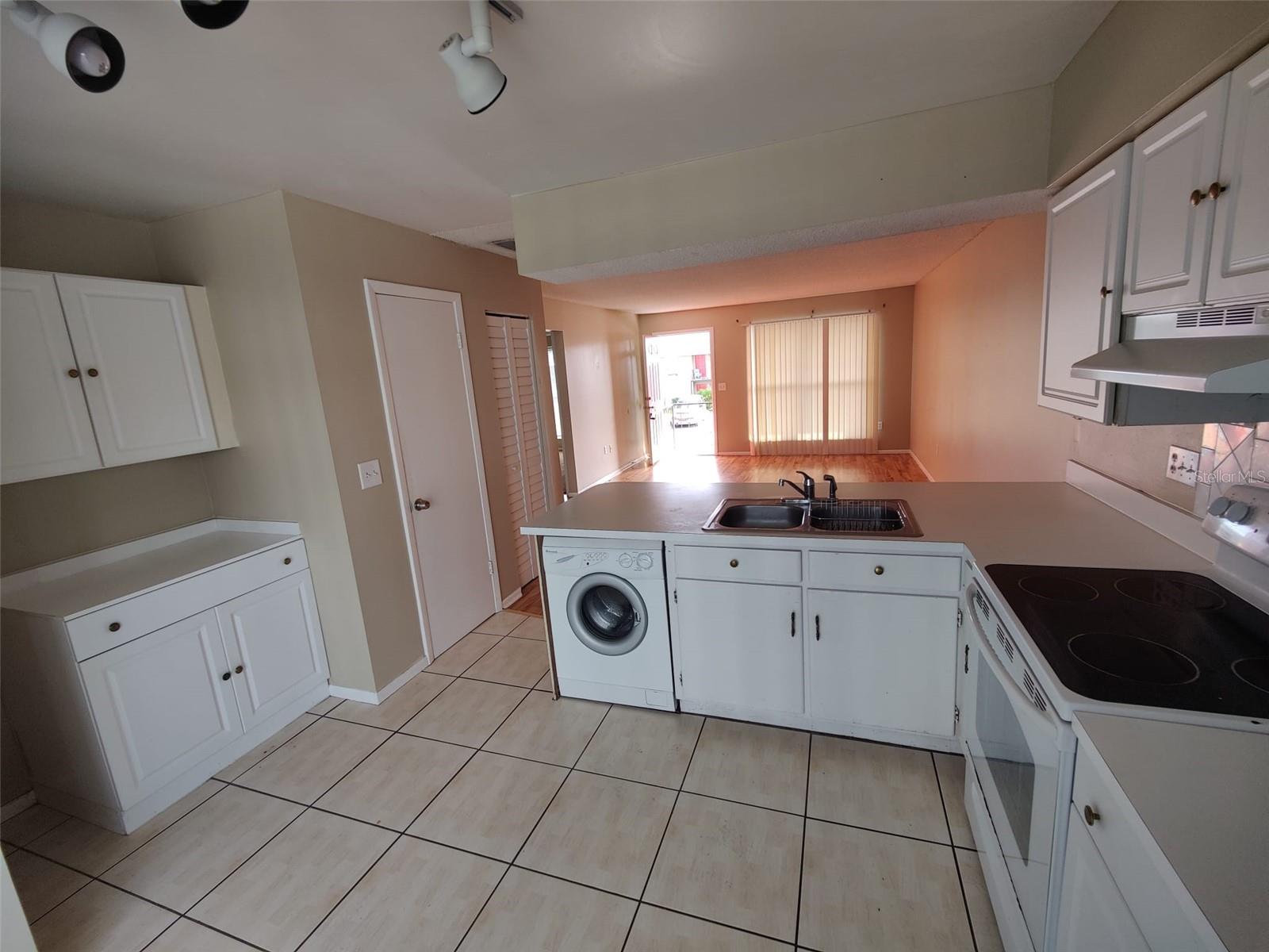 Image 5 of 30 For 1880 Caralee Boulevard 3