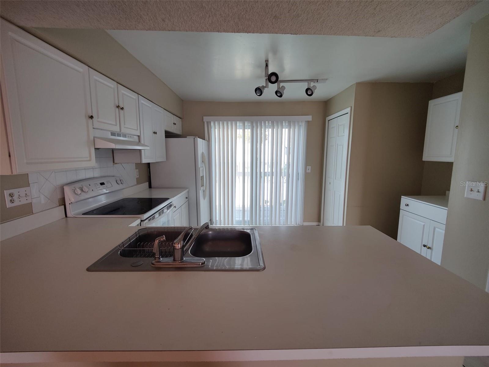 Image 6 of 30 For 1880 Caralee Boulevard 3