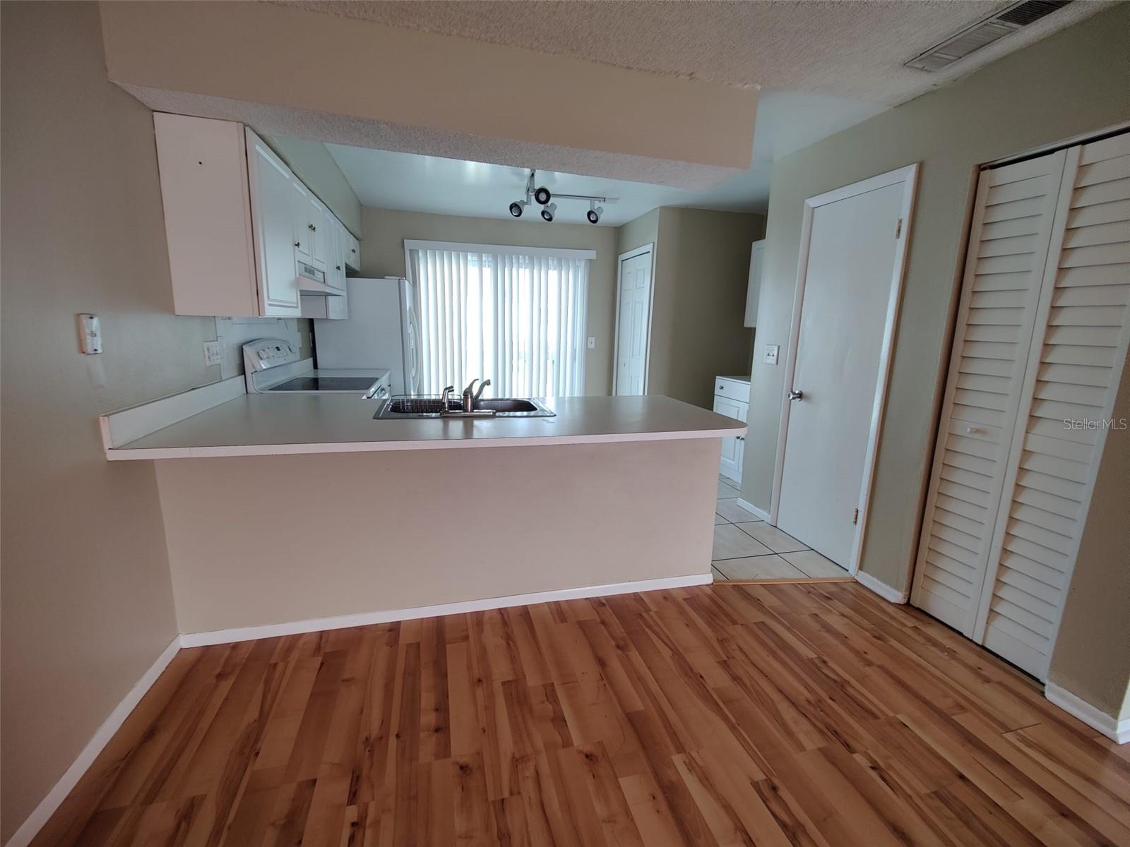 Image 7 of 30 For 1880 Caralee Boulevard 3