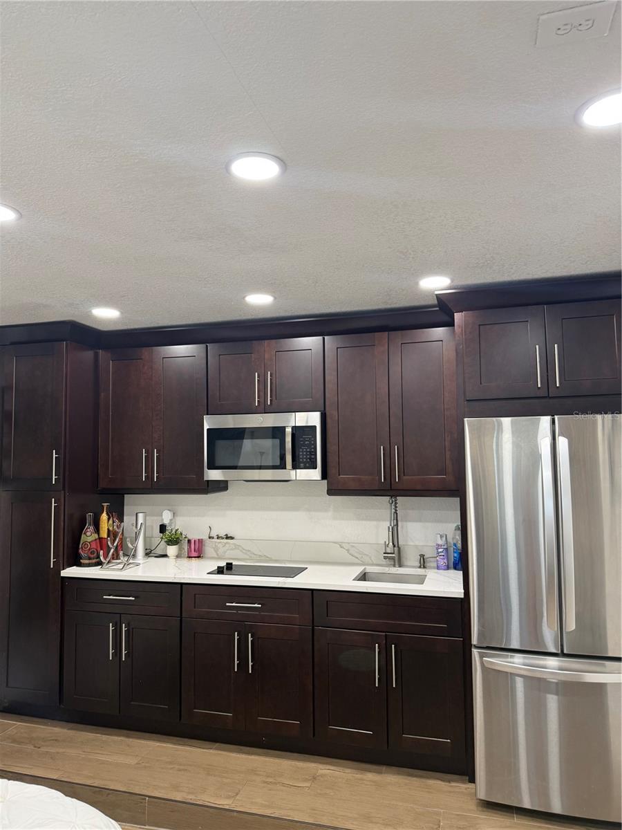Image 3 of 10 For 2046 Valencia Circle B