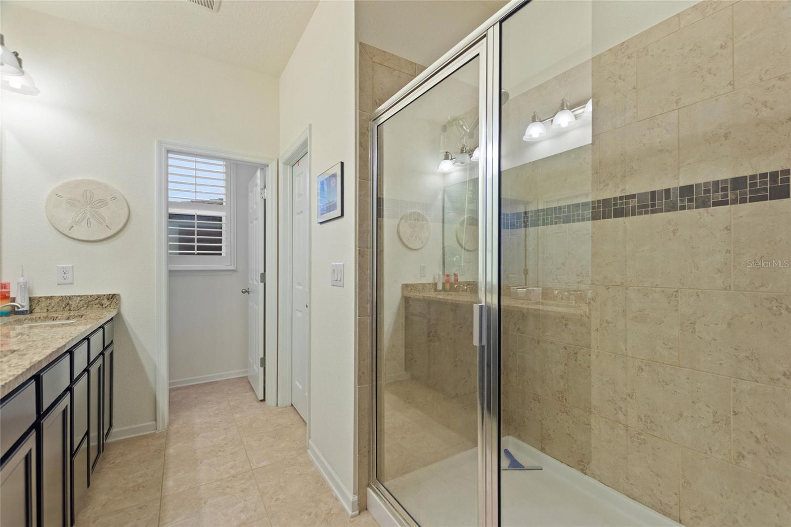Image 17 of 57 For 525 Gunston Ct