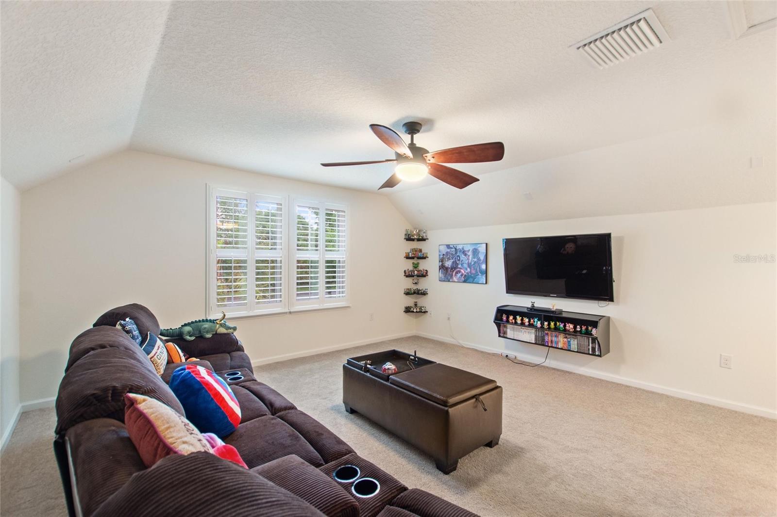 Image 28 of 57 For 525 Gunston Ct