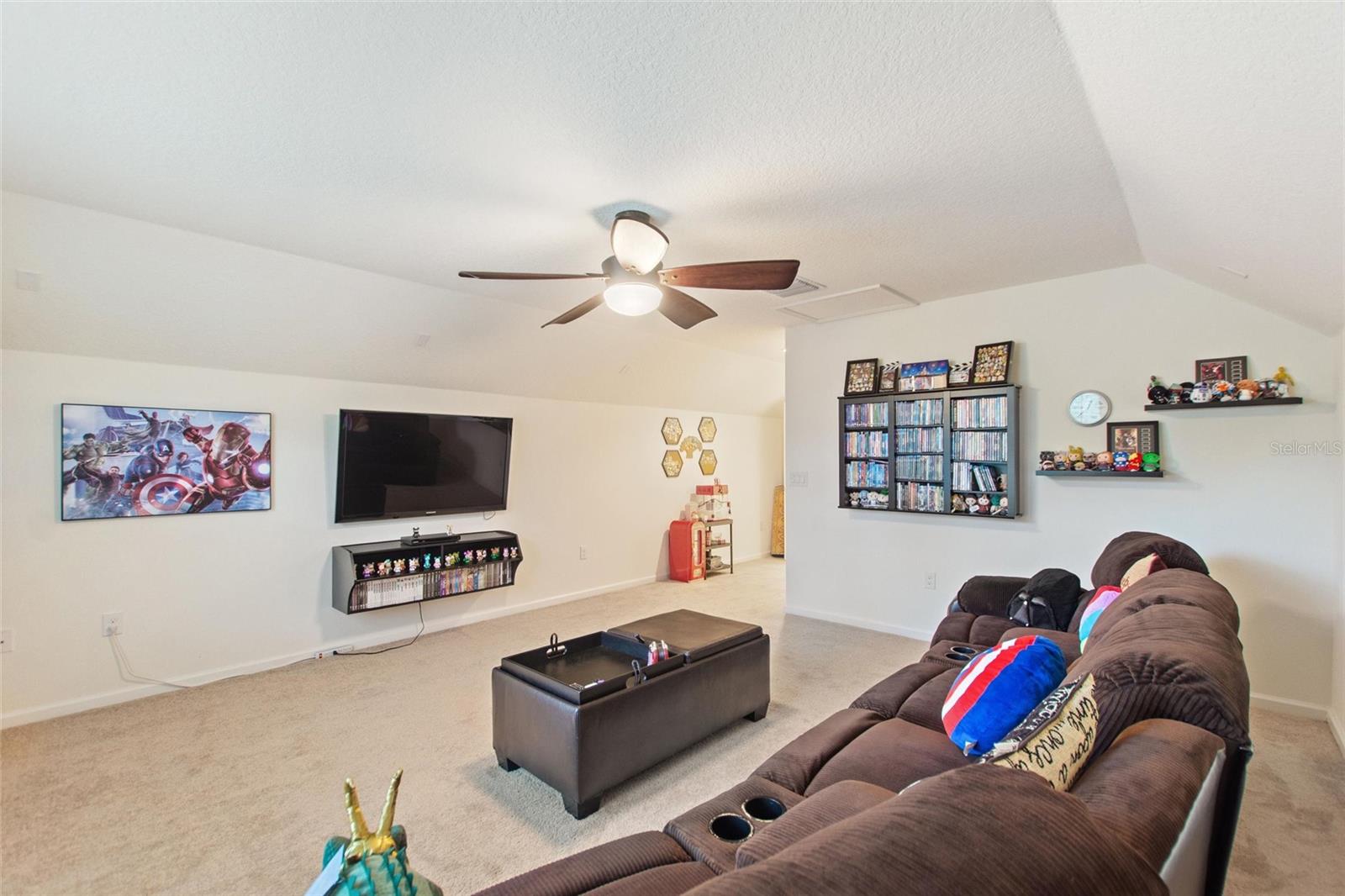 Image 29 of 57 For 525 Gunston Ct