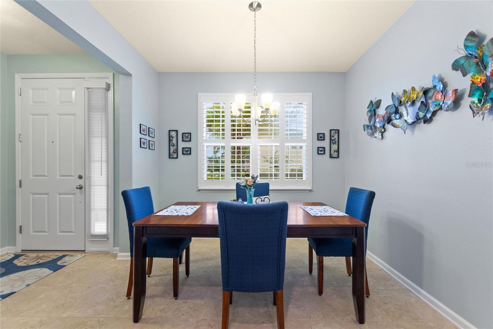 Image 4 of 57 For 525 Gunston Ct