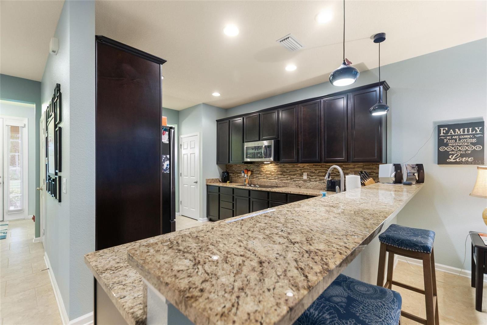Image 8 of 57 For 525 Gunston Ct