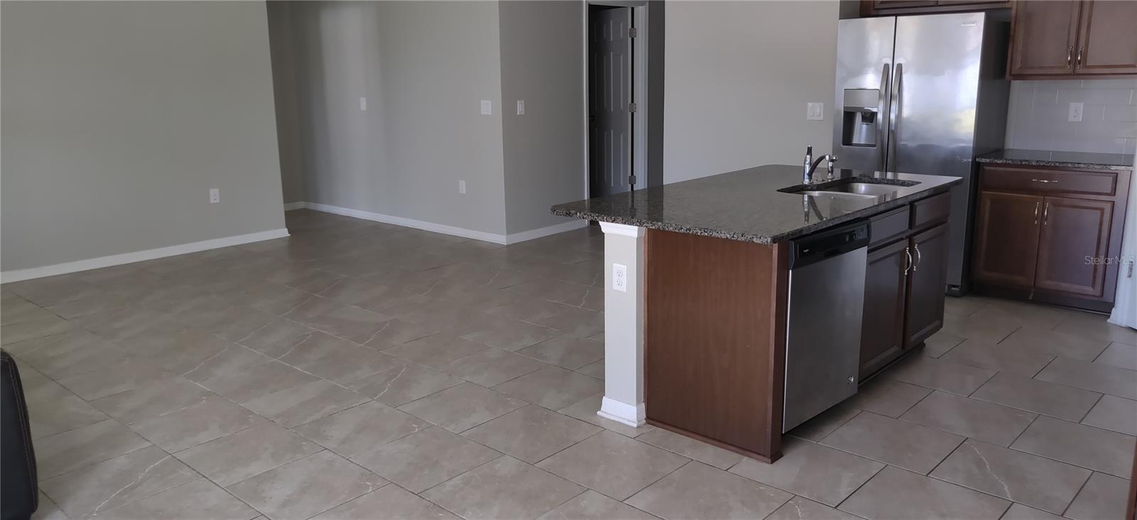 Image 3 of 14 For 3020 Sanderling Street