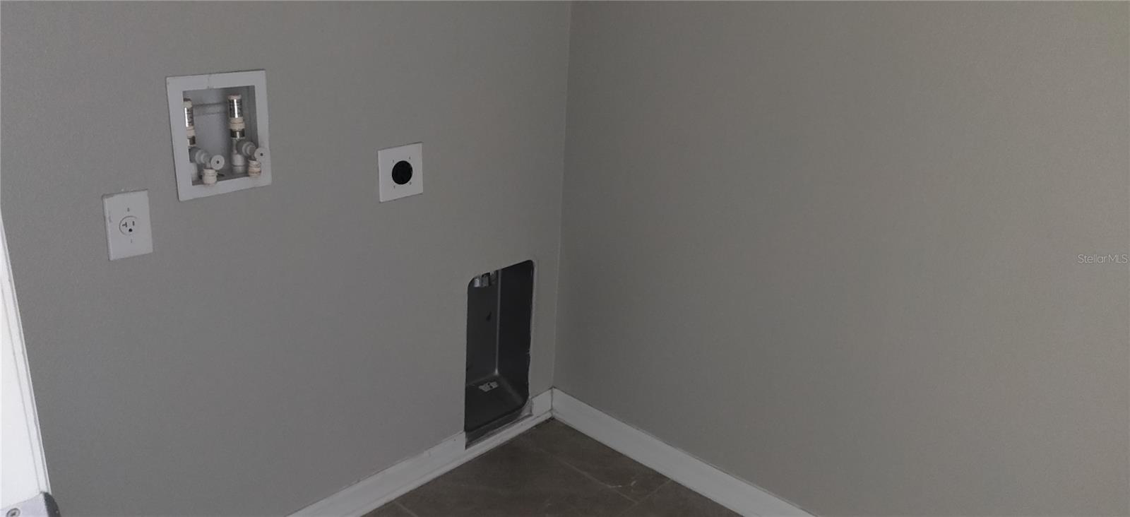 Image 7 of 14 For 3020 Sanderling Street