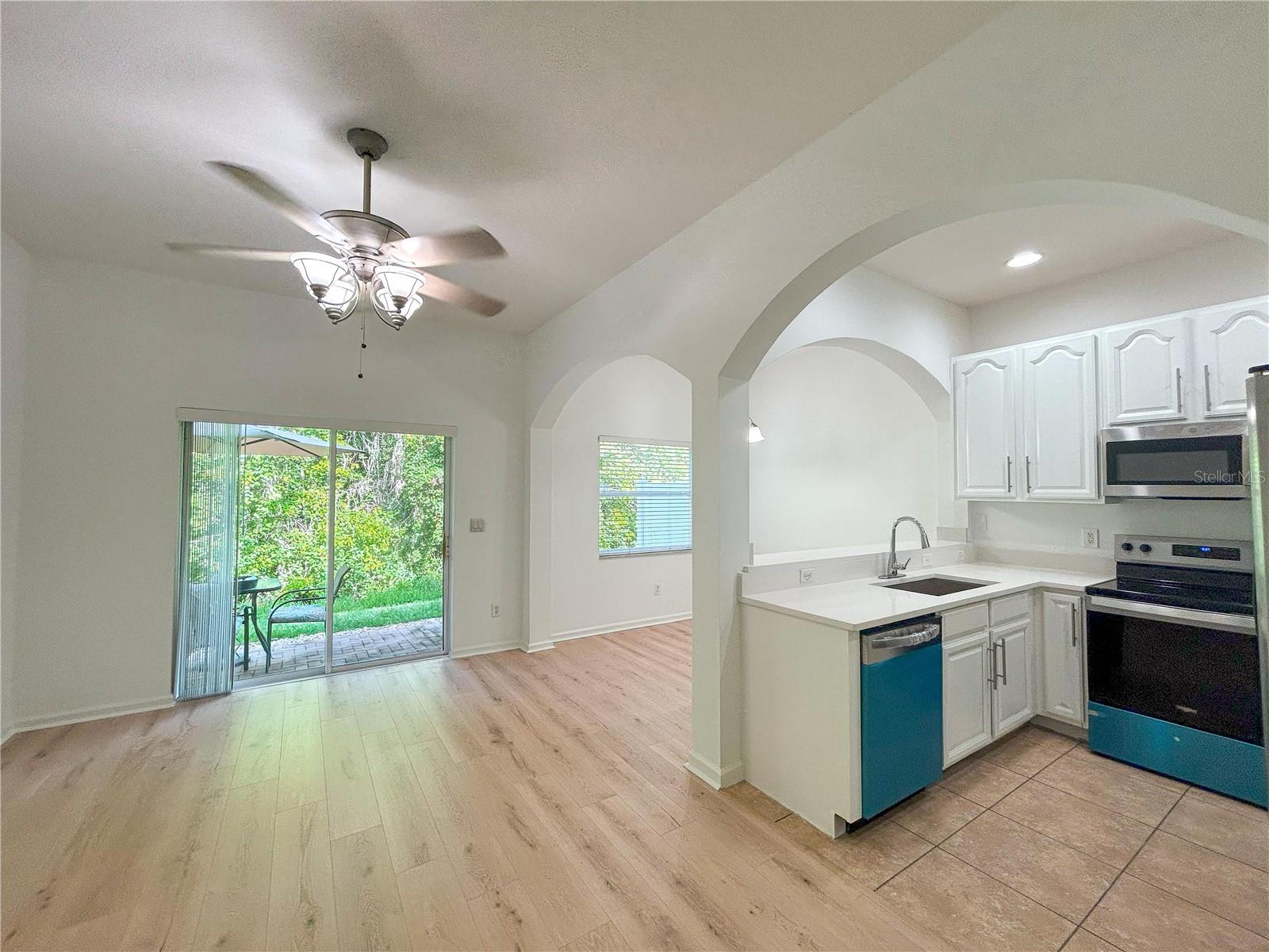 Image 4 of 15 For 10398 Park Commons Drive