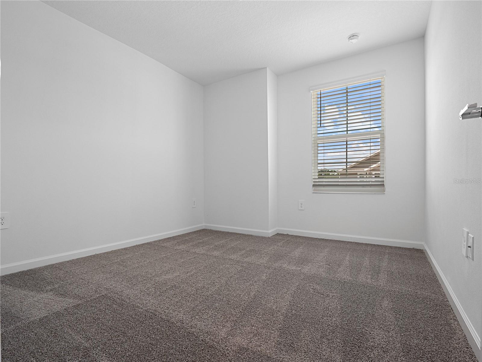 Image 18 of 31 For 571 Jett Lane