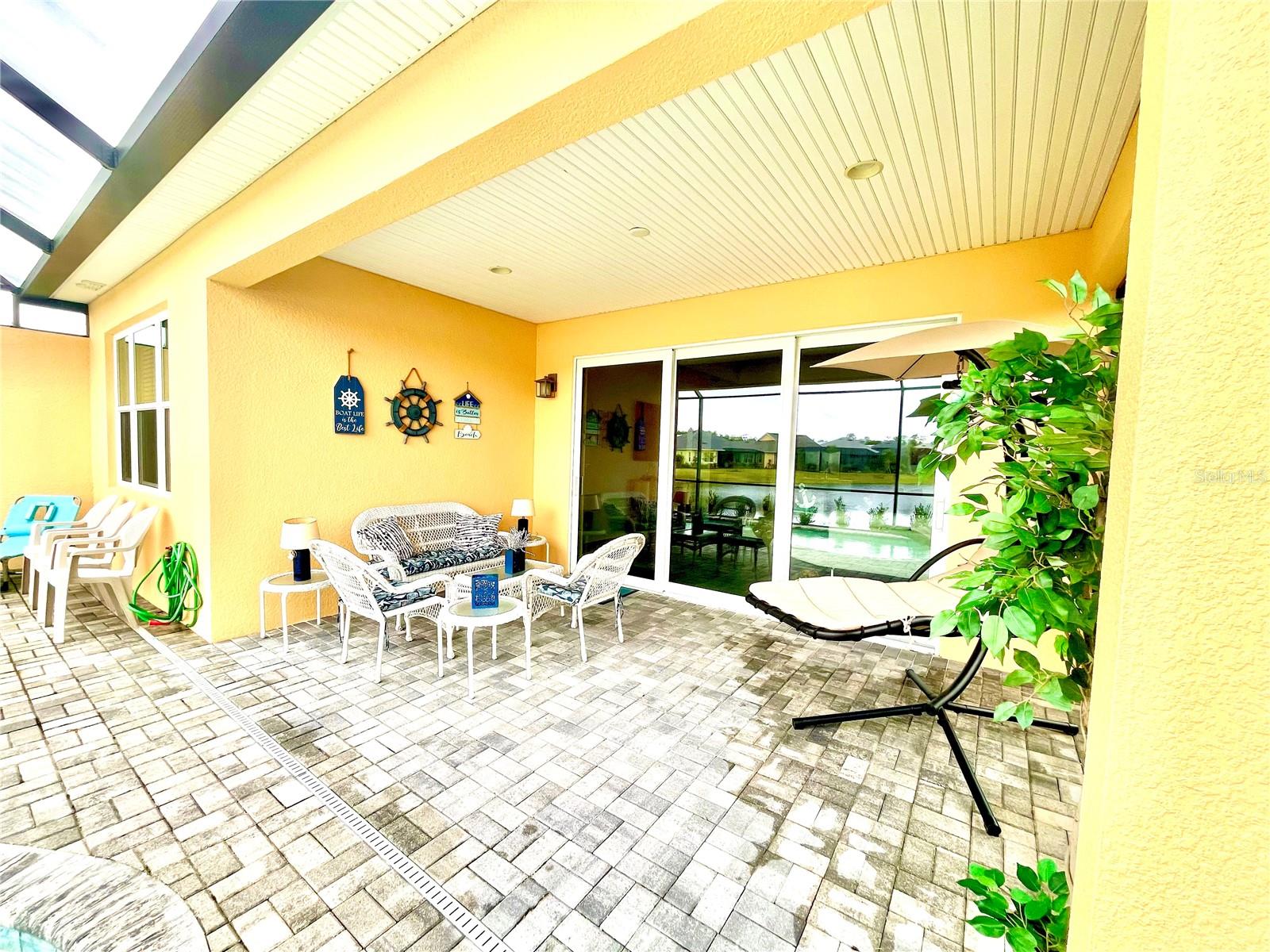 Image 28 of 67 For 879 Margaritaville Avenue