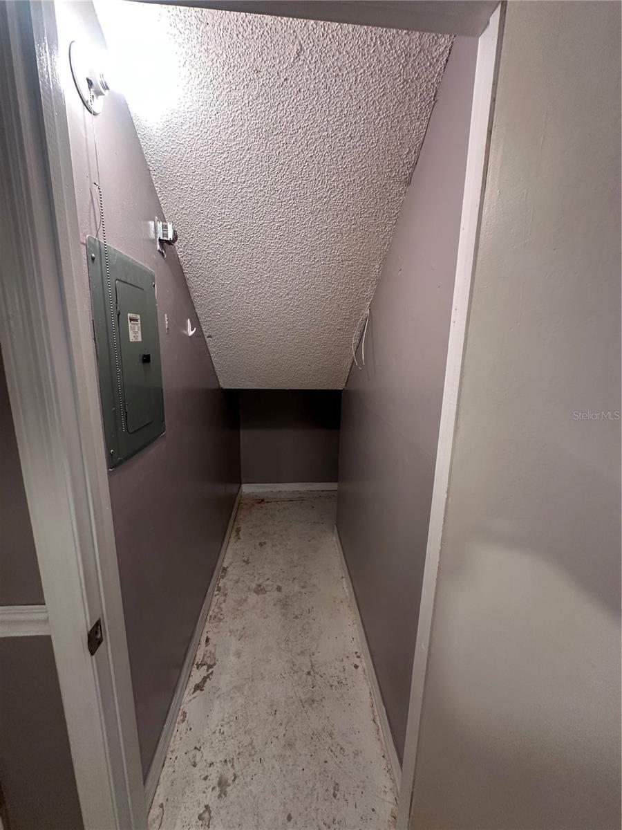 Image 10 of 29 For 5252 Brook Court 240