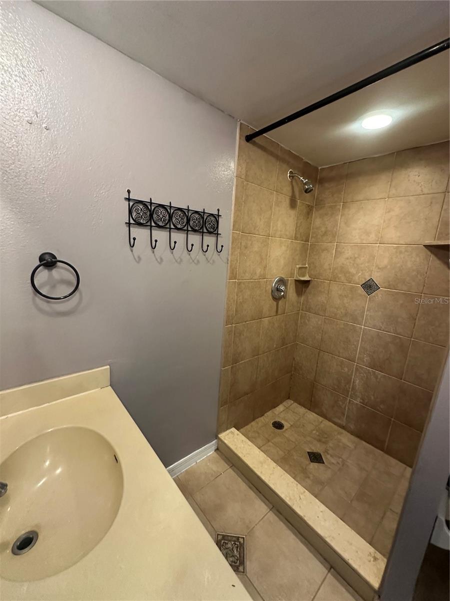 Image 24 of 29 For 5252 Brook Court 240