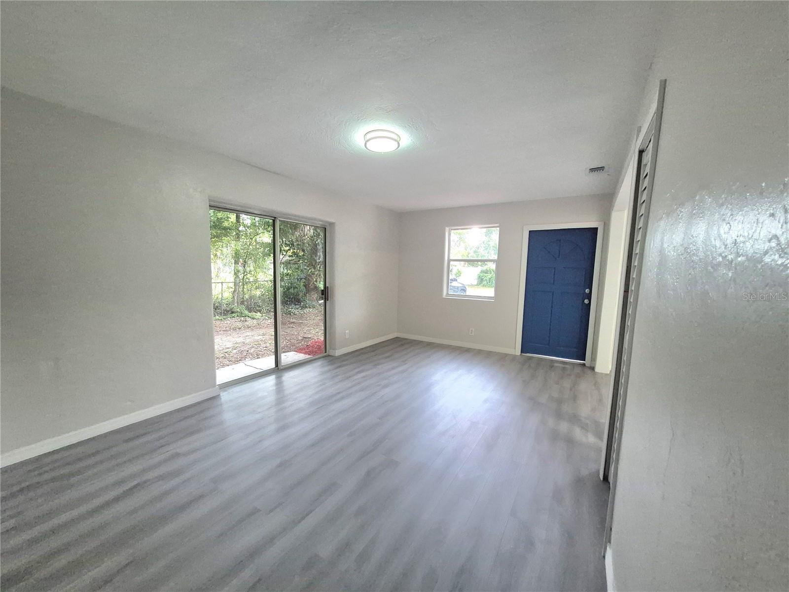 Image 13 of 24 For 618 Aurora Street