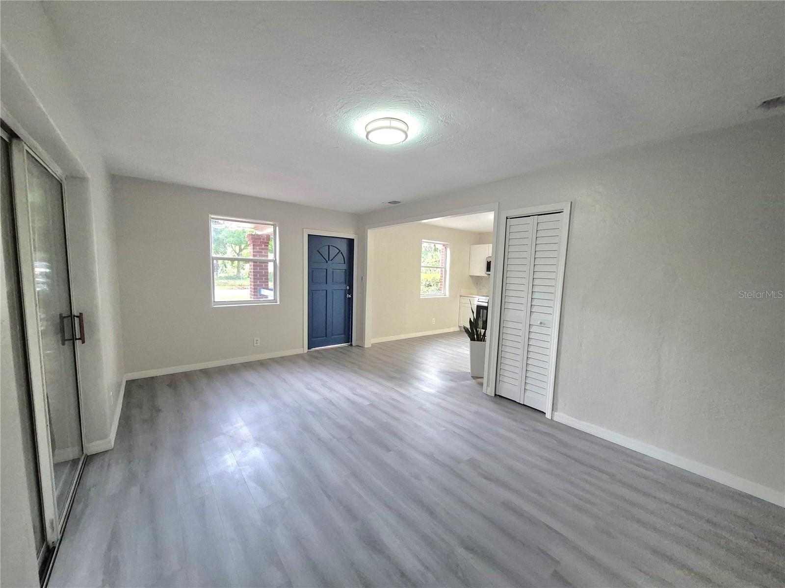 Image 7 of 24 For 618 Aurora Street