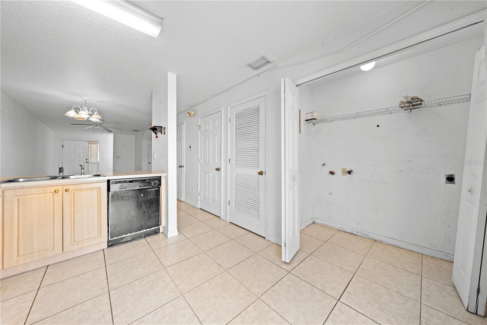 Image 16 of 31 For 3078 Shingle Creek Court