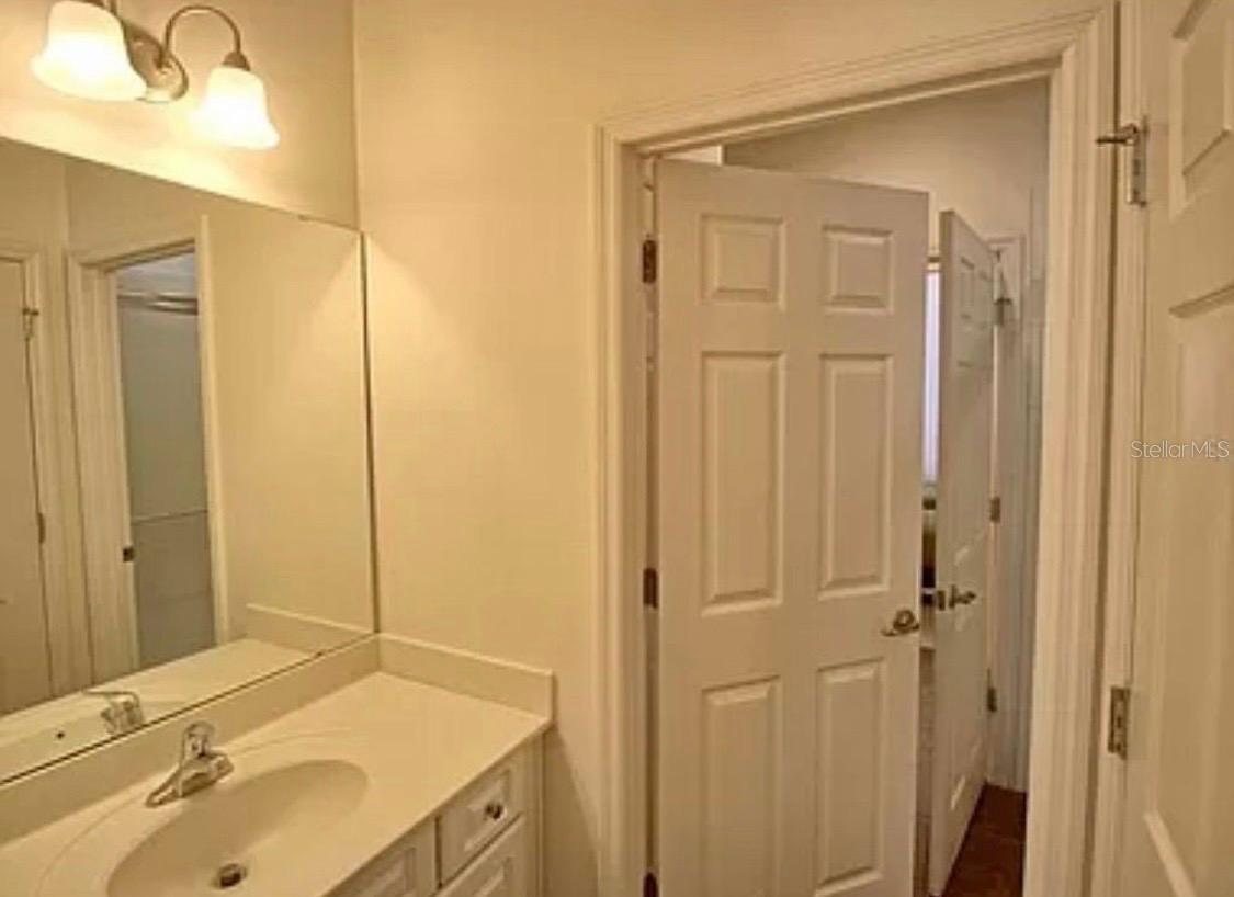 Image 16 of 25 For 2653 Rosemont Circle