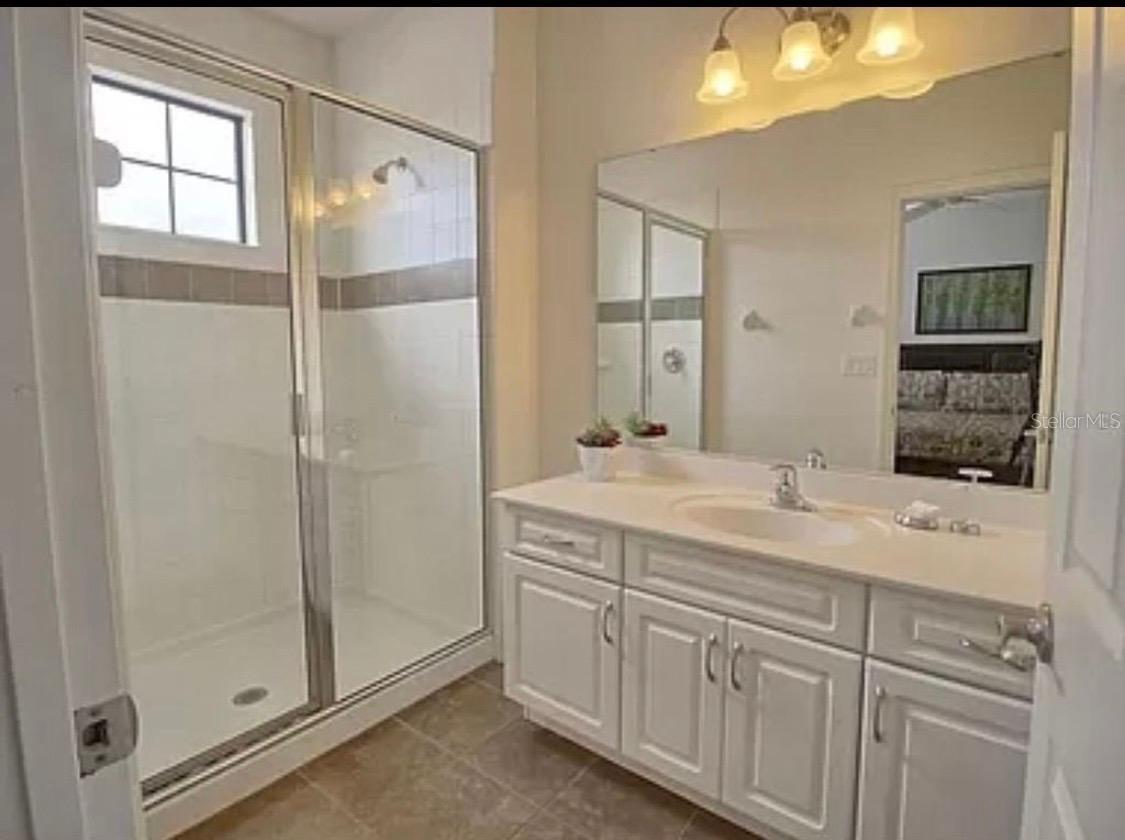 Image 21 of 25 For 2653 Rosemont Circle