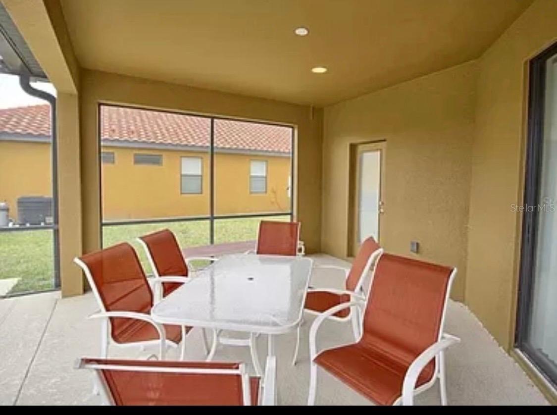 Image 4 of 25 For 2653 Rosemont Circle