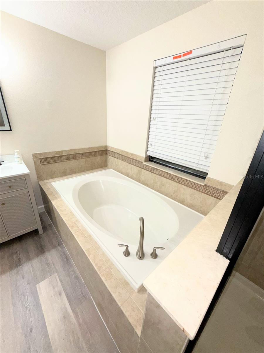 Image 8 of 40 For 1498 Moon Valley Drive