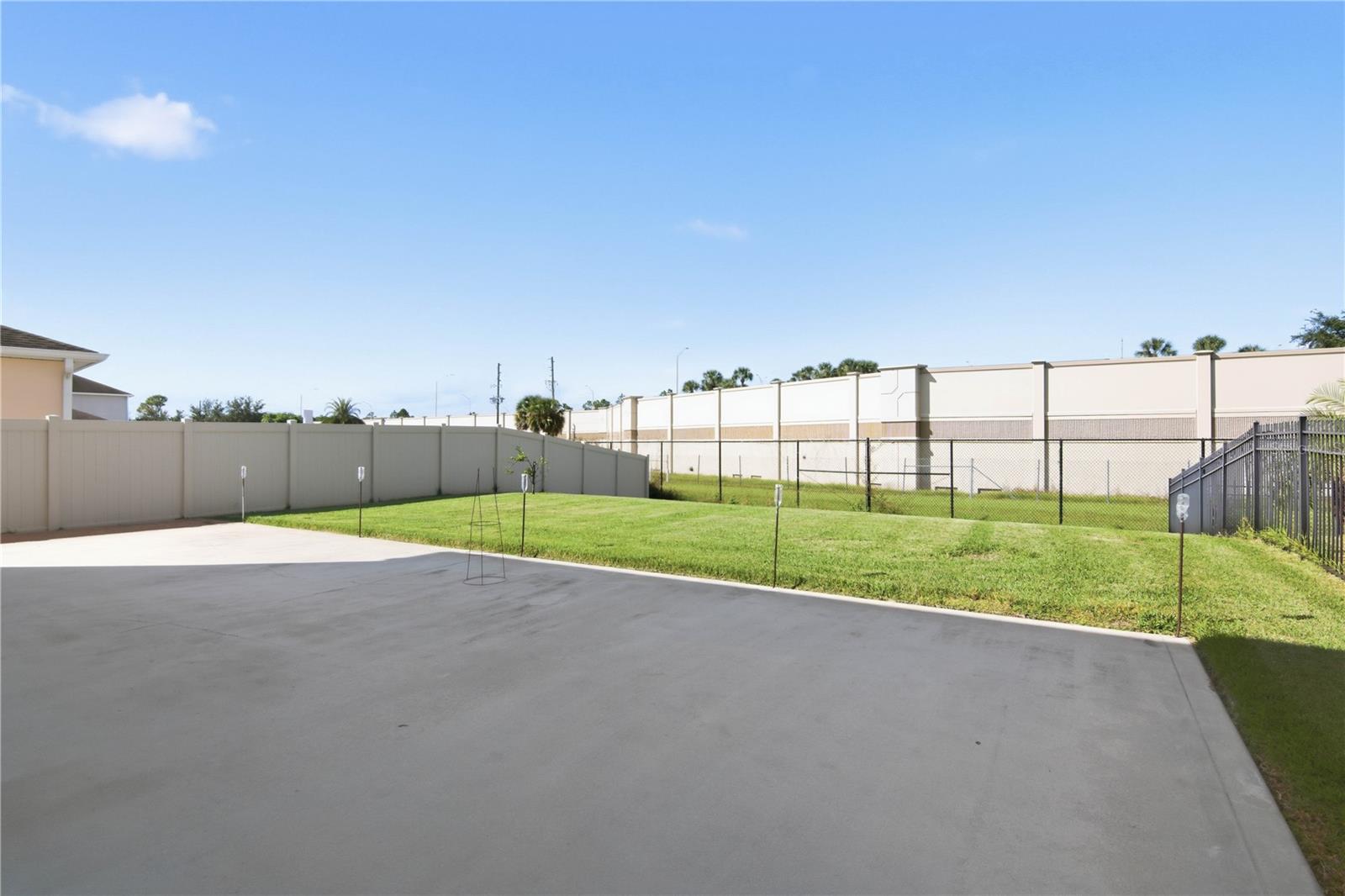 Image 50 of 57 For 6049 Fender Court