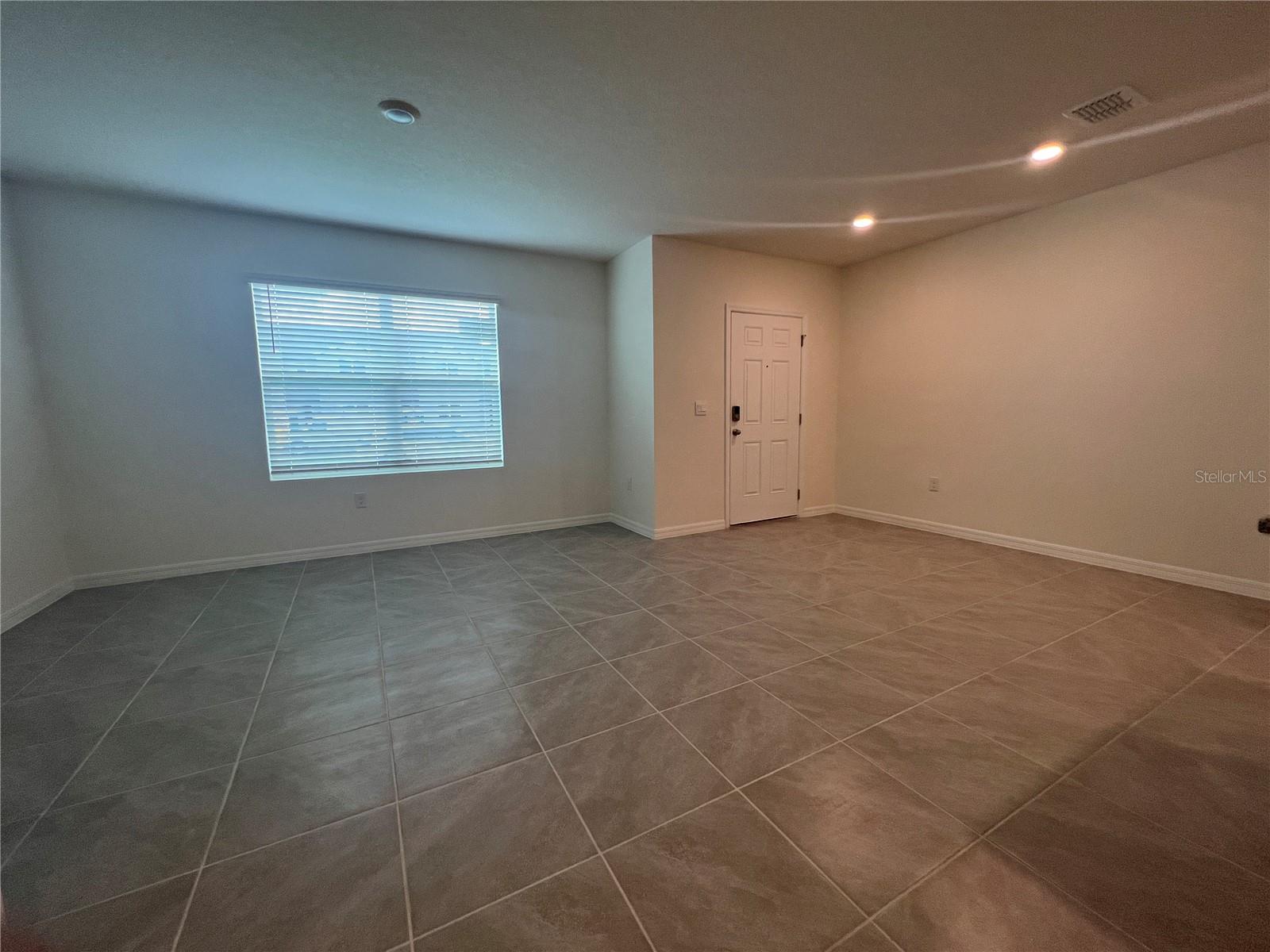 Image 7 of 9 For 347 Preston Cove Drive