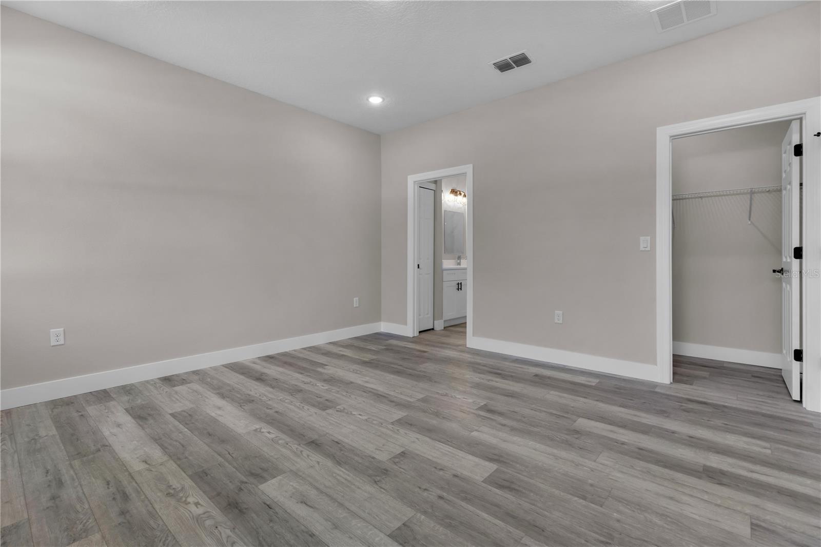 Image 10 of 21 For 1341 East Parkway