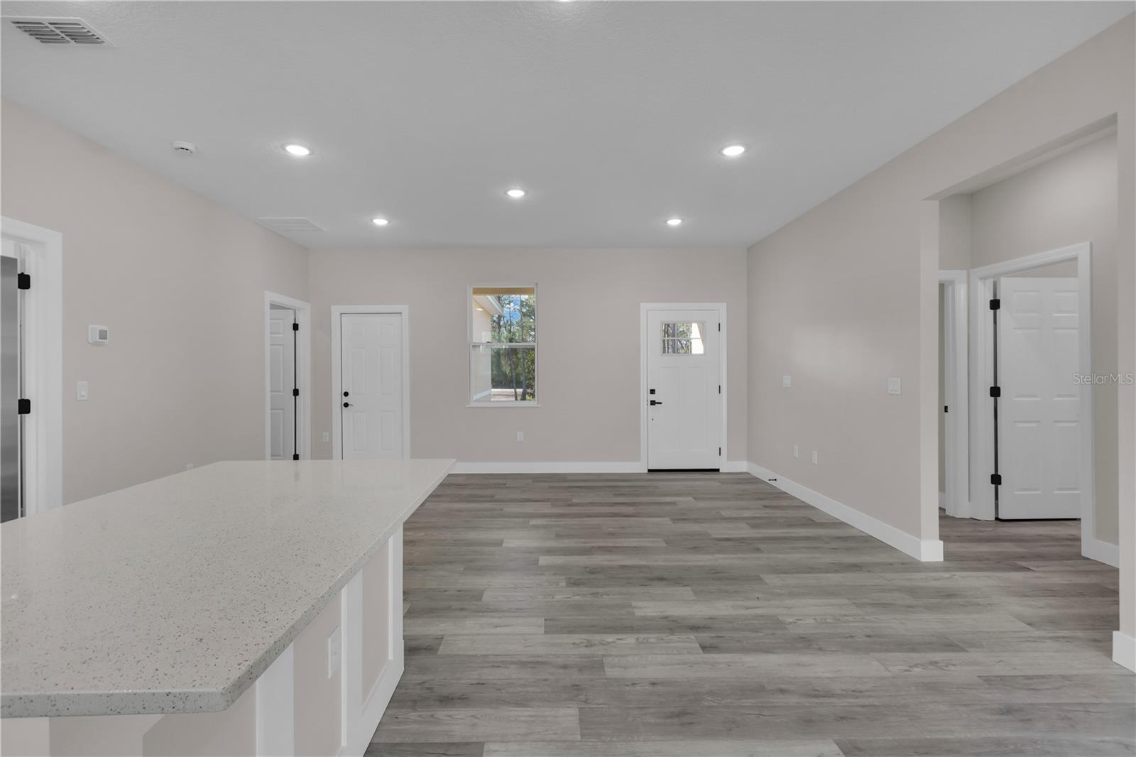 Image 4 of 21 For 1341 East Parkway