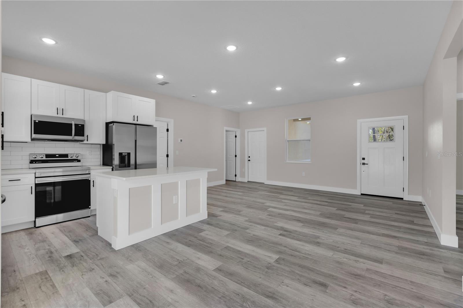 Image 5 of 21 For 1341 East Parkway
