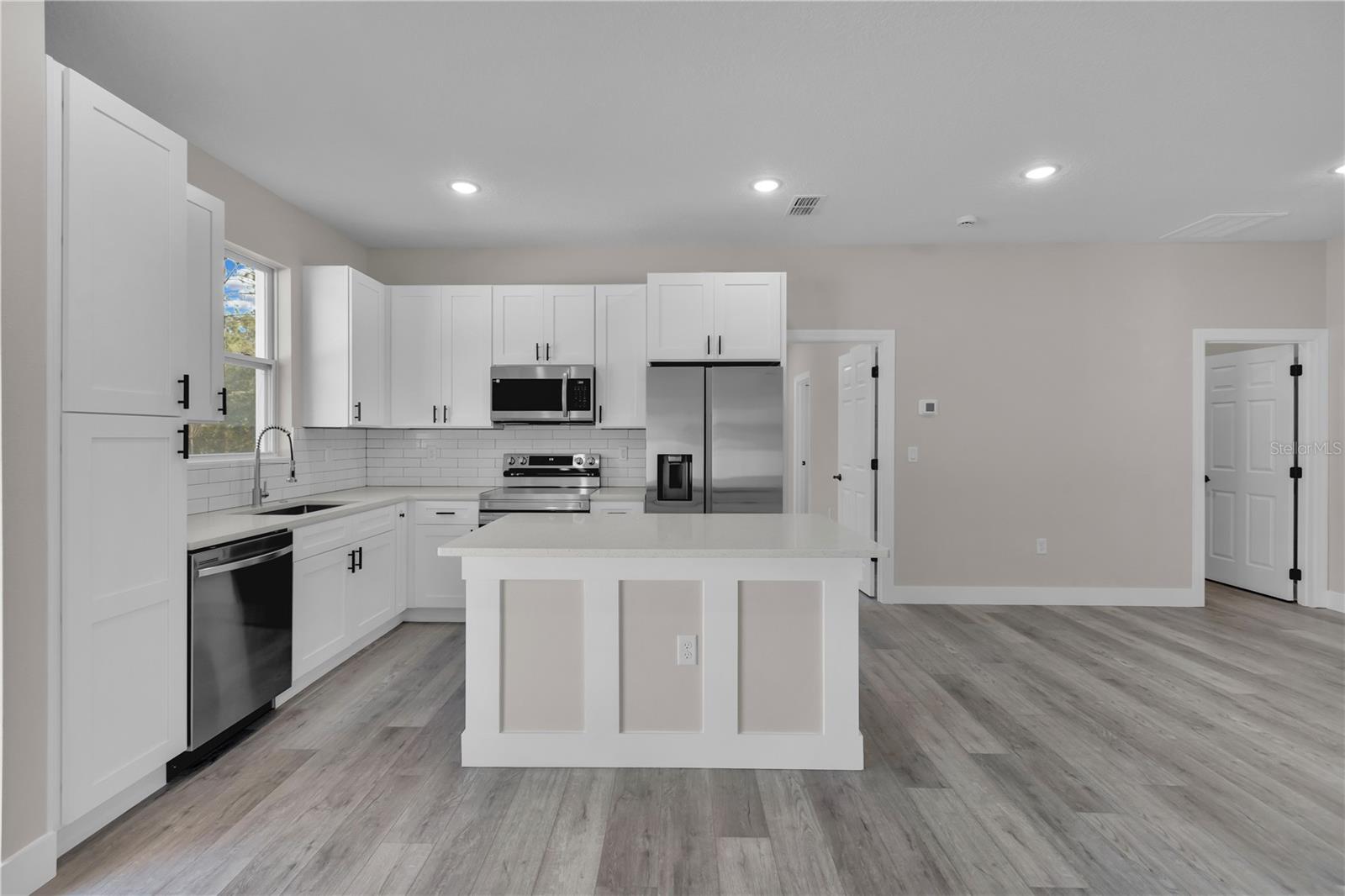 Image 6 of 21 For 1341 East Parkway