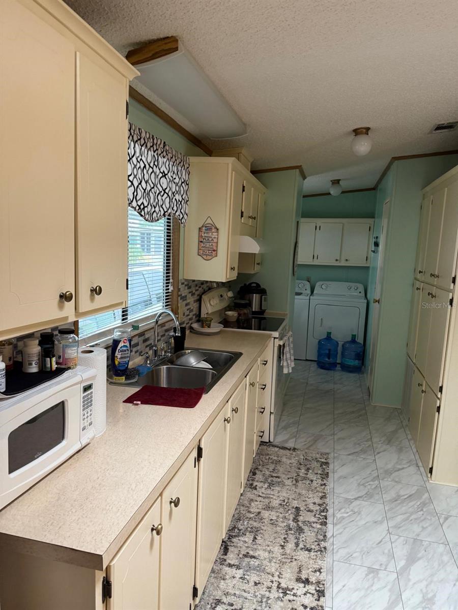 Image 6 of 35 For 1798 Fox Hill Drive