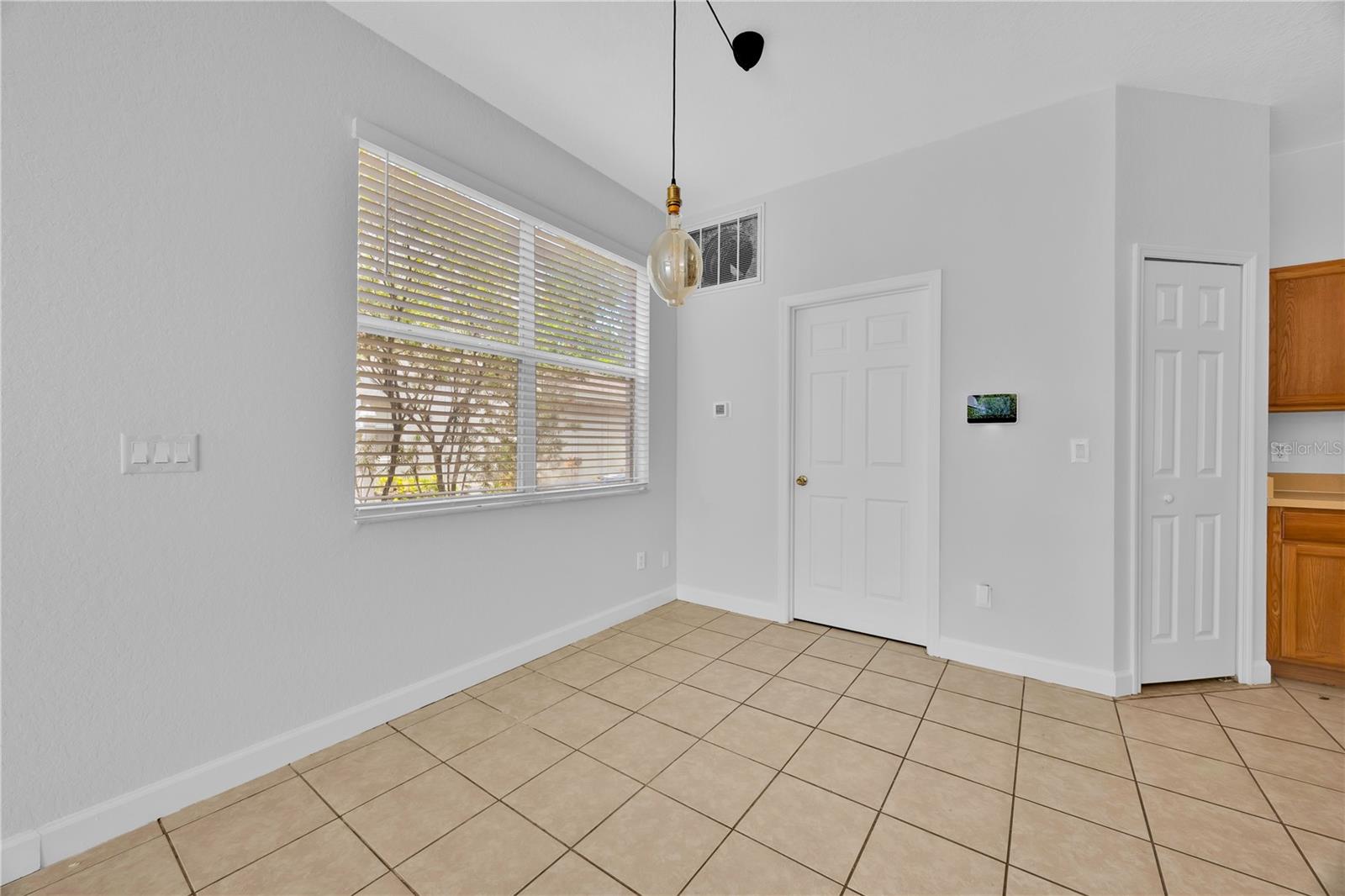 Image 12 of 25 For 164 Cork Way