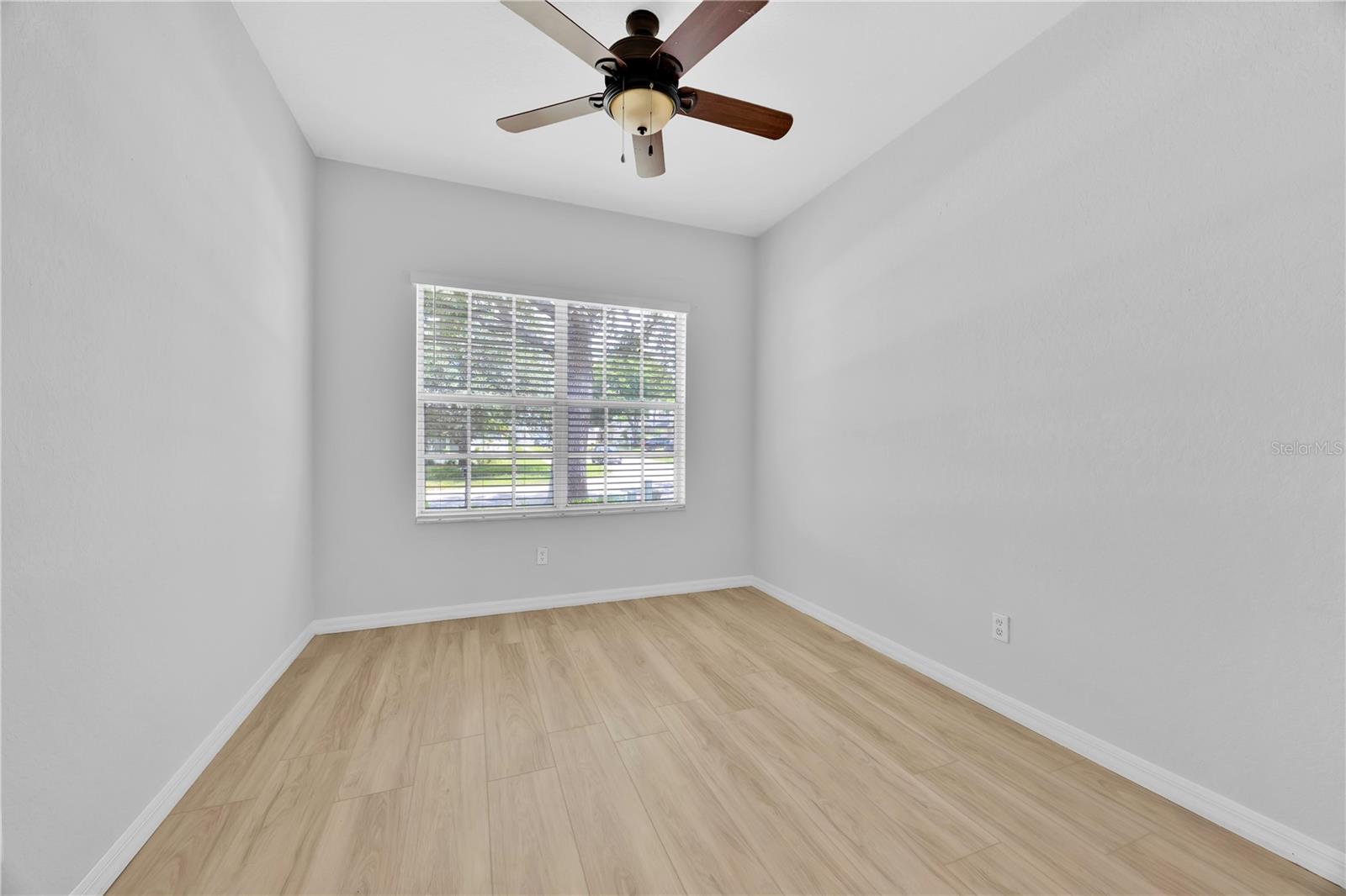 Image 6 of 25 For 164 Cork Way