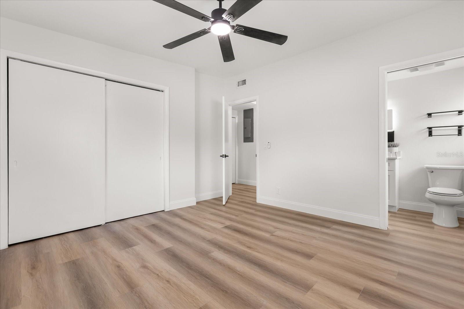 Image 24 of 36 For 5402 Kingswood Drive