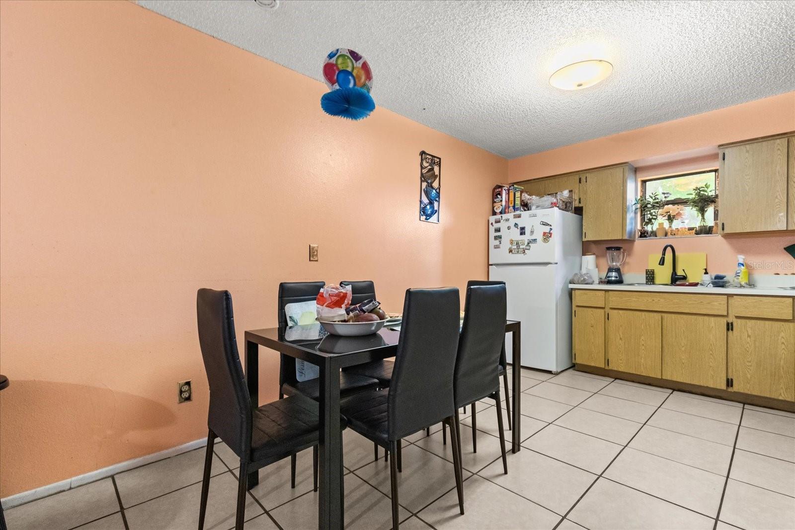 Image 11 of 50 For 2711 South Drive