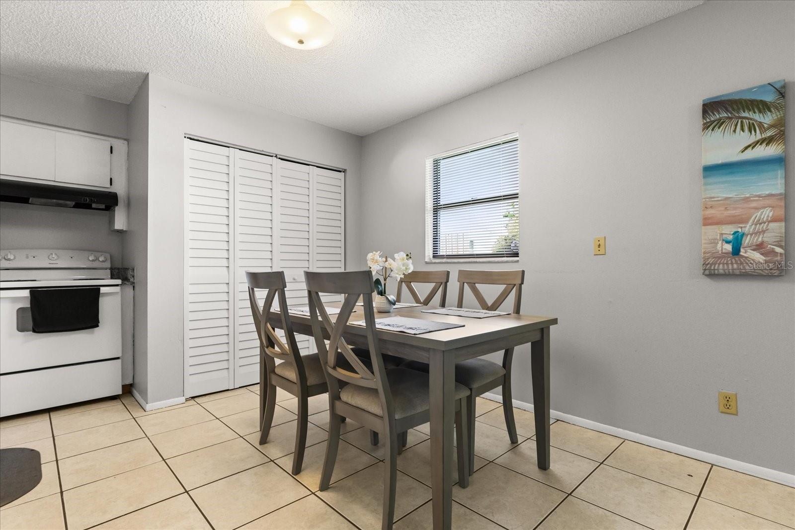 Image 13 of 50 For 2711 South Drive