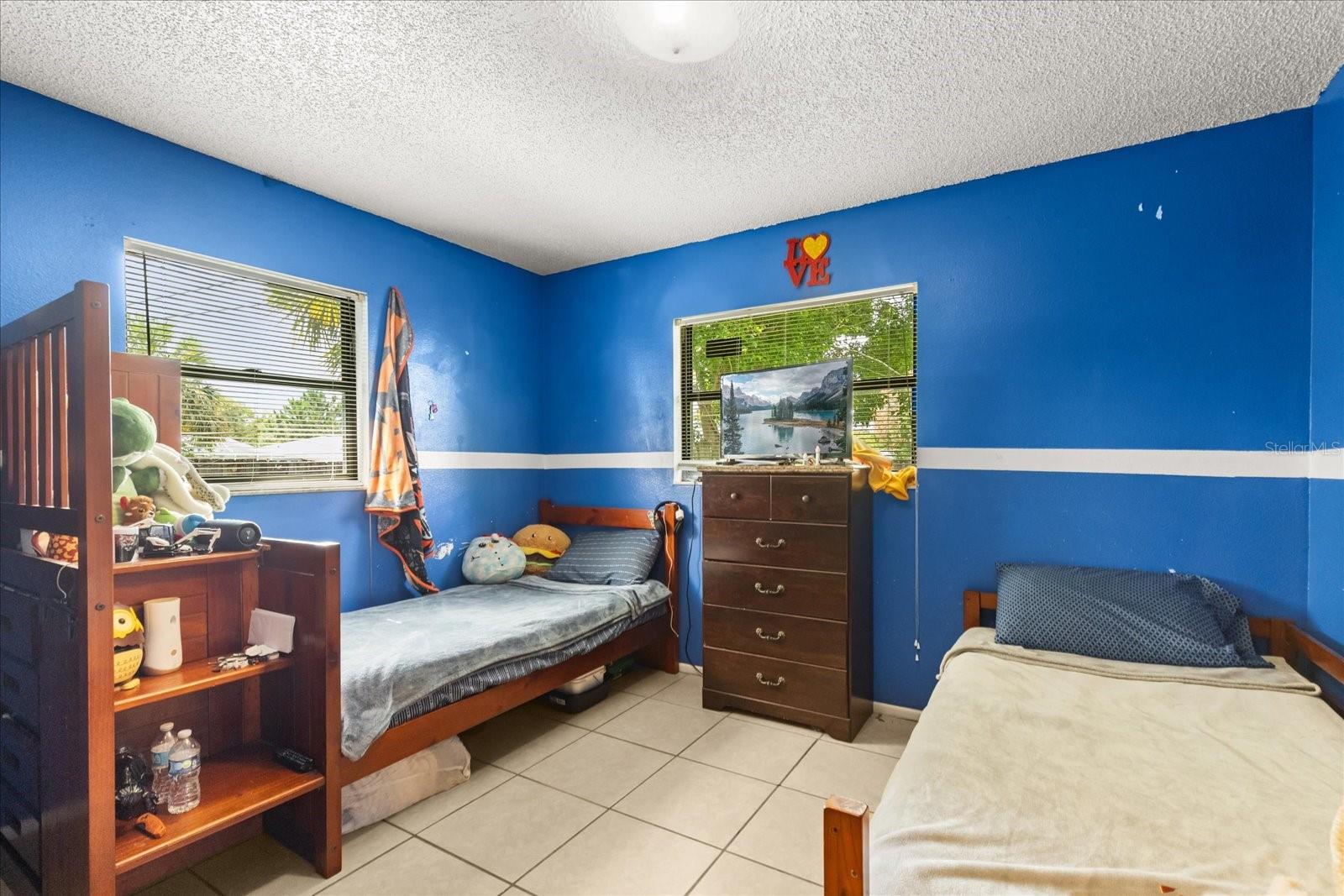 Image 20 of 50 For 2711 South Drive