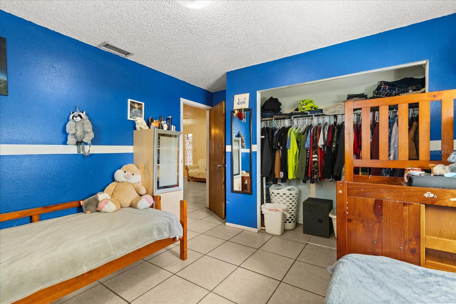 Image 21 of 50 For 2711 South Drive