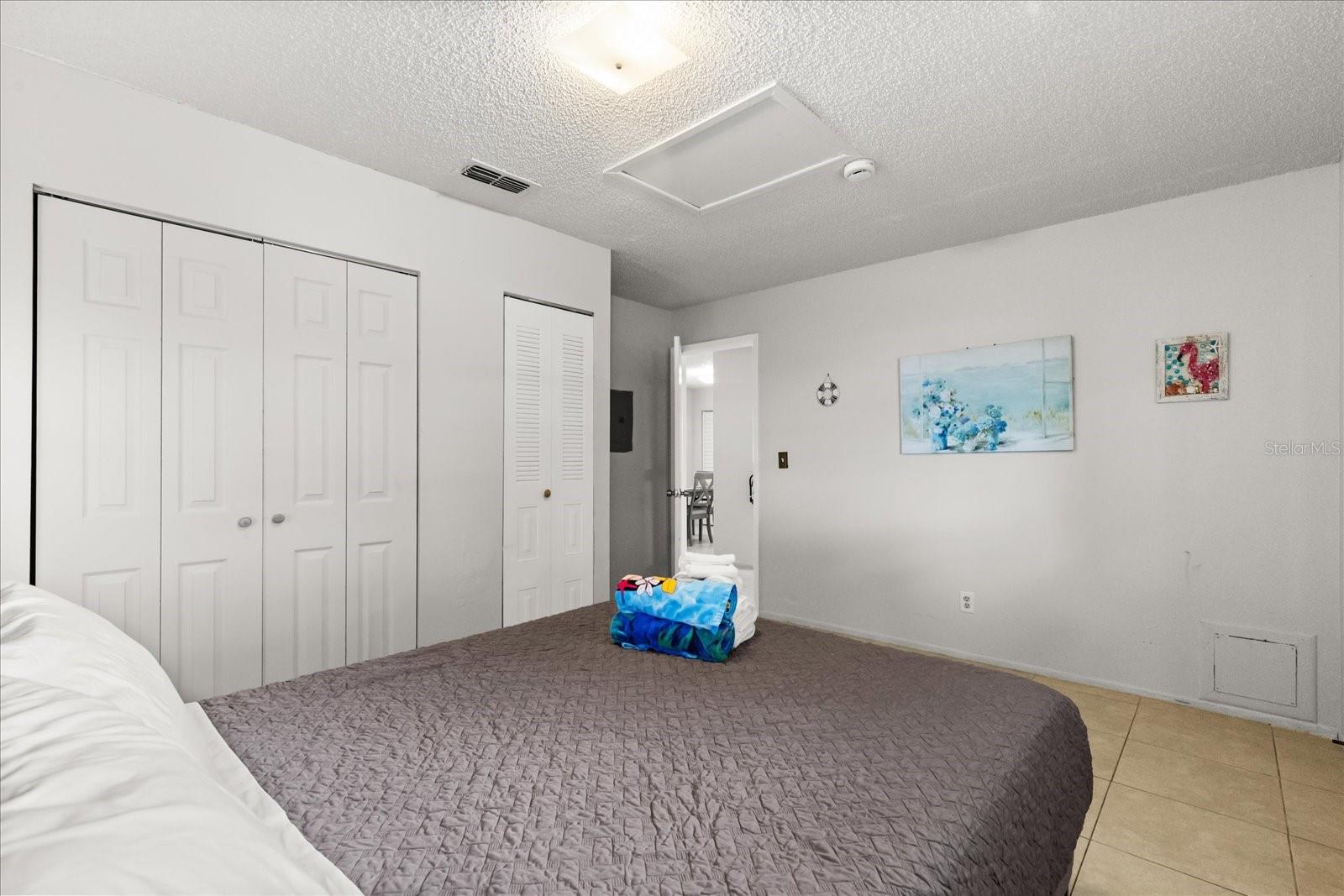 Image 32 of 50 For 2711 South Drive