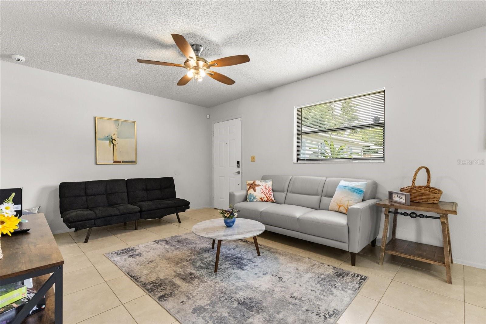 Image 4 of 50 For 2711 South Drive