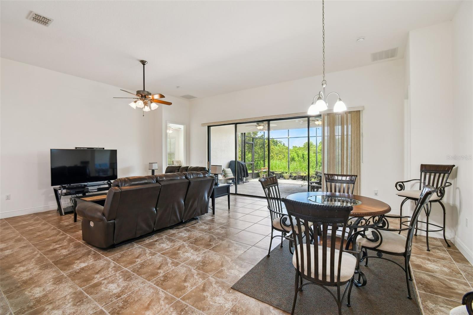 Image 4 of 54 For 531 Villa Park Road