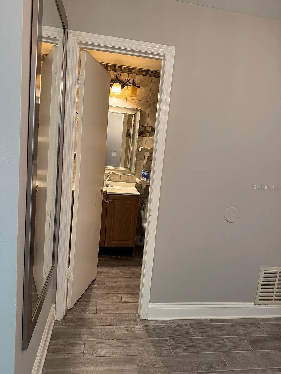 Image 11 of 28 For 218 Kellwood Court