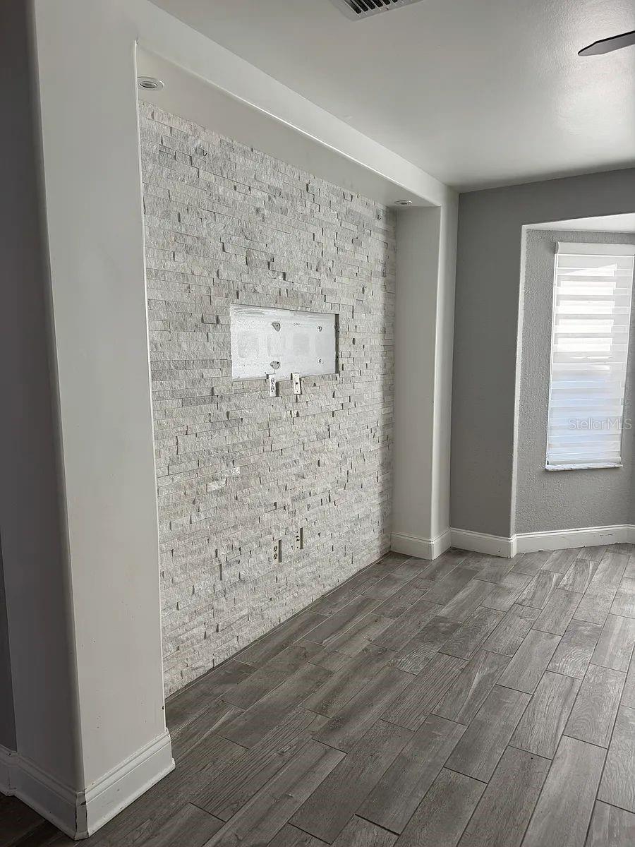 Image 4 of 28 For 218 Kellwood Court