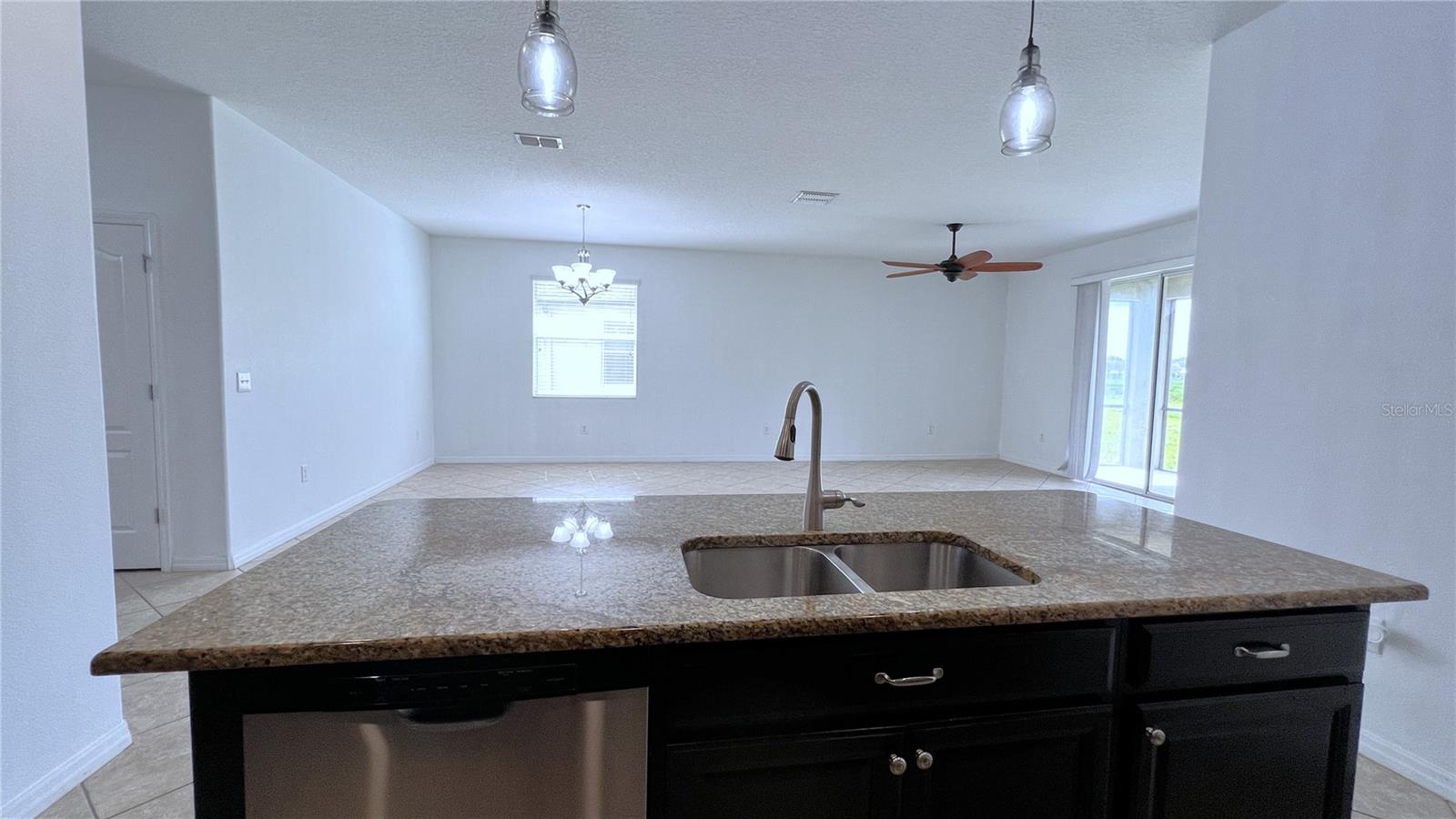 Image 11 of 36 For 2289 Grantham Avenue