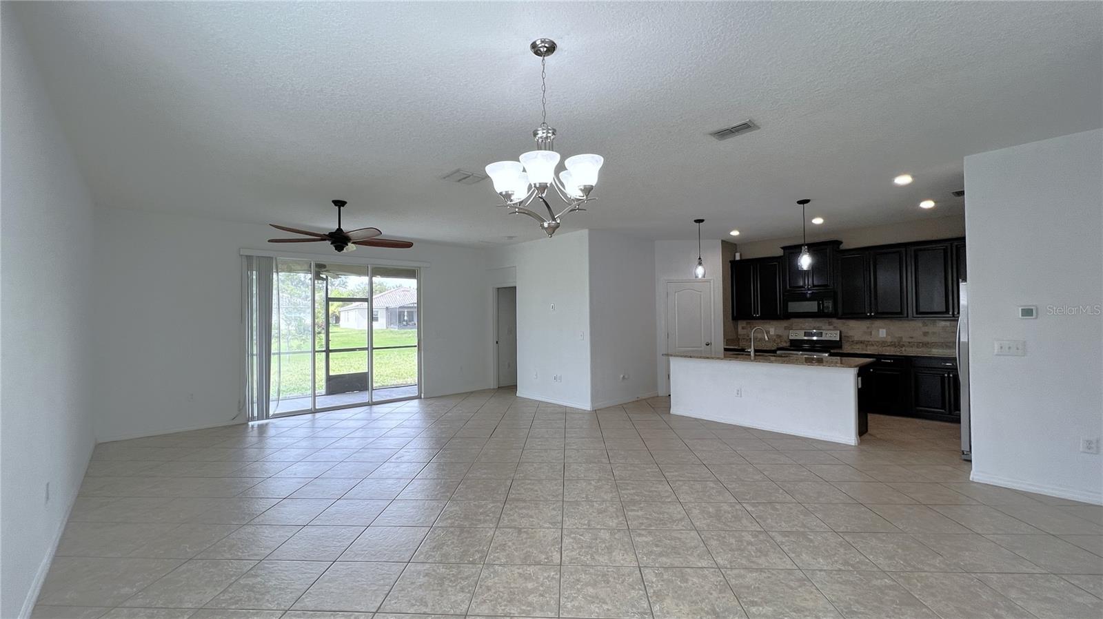 Image 4 of 36 For 2289 Grantham Avenue