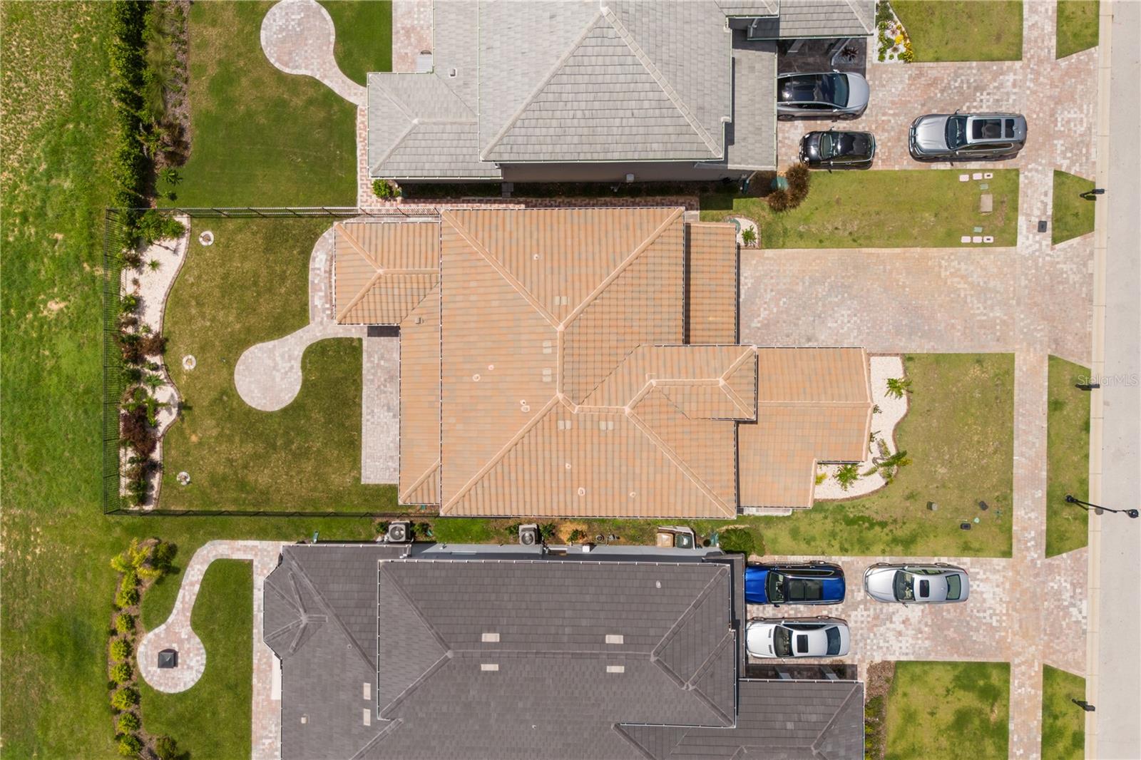 Image 4 of 66 For 16131 Volterra Point