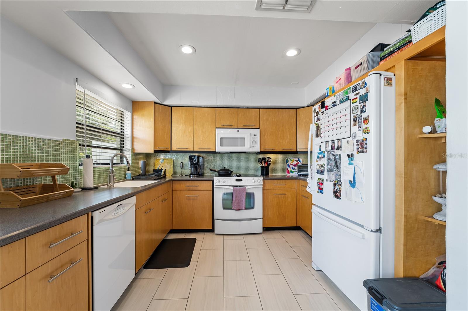 Image 16 of 43 For 1120 Portland Avenue 7