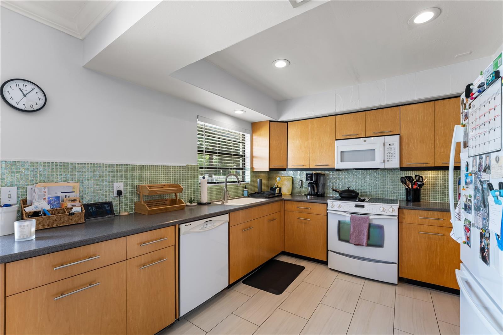 Image 17 of 43 For 1120 Portland Avenue 7