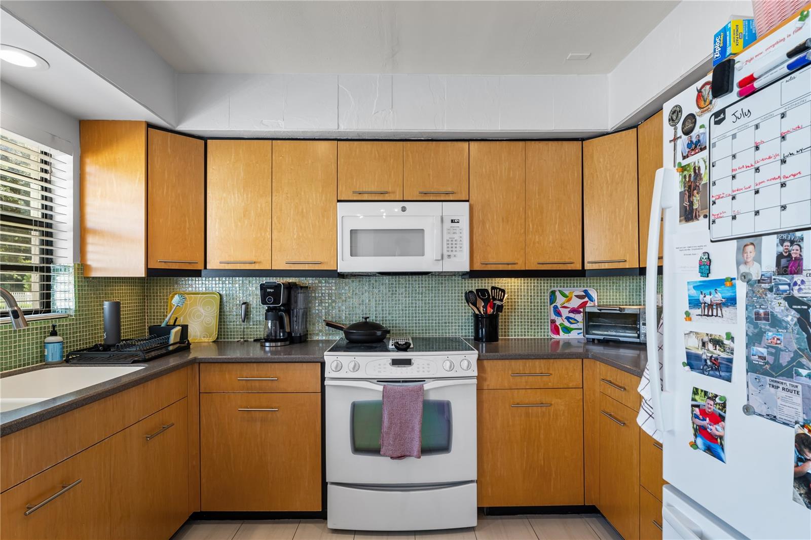 Image 20 of 43 For 1120 Portland Avenue 7