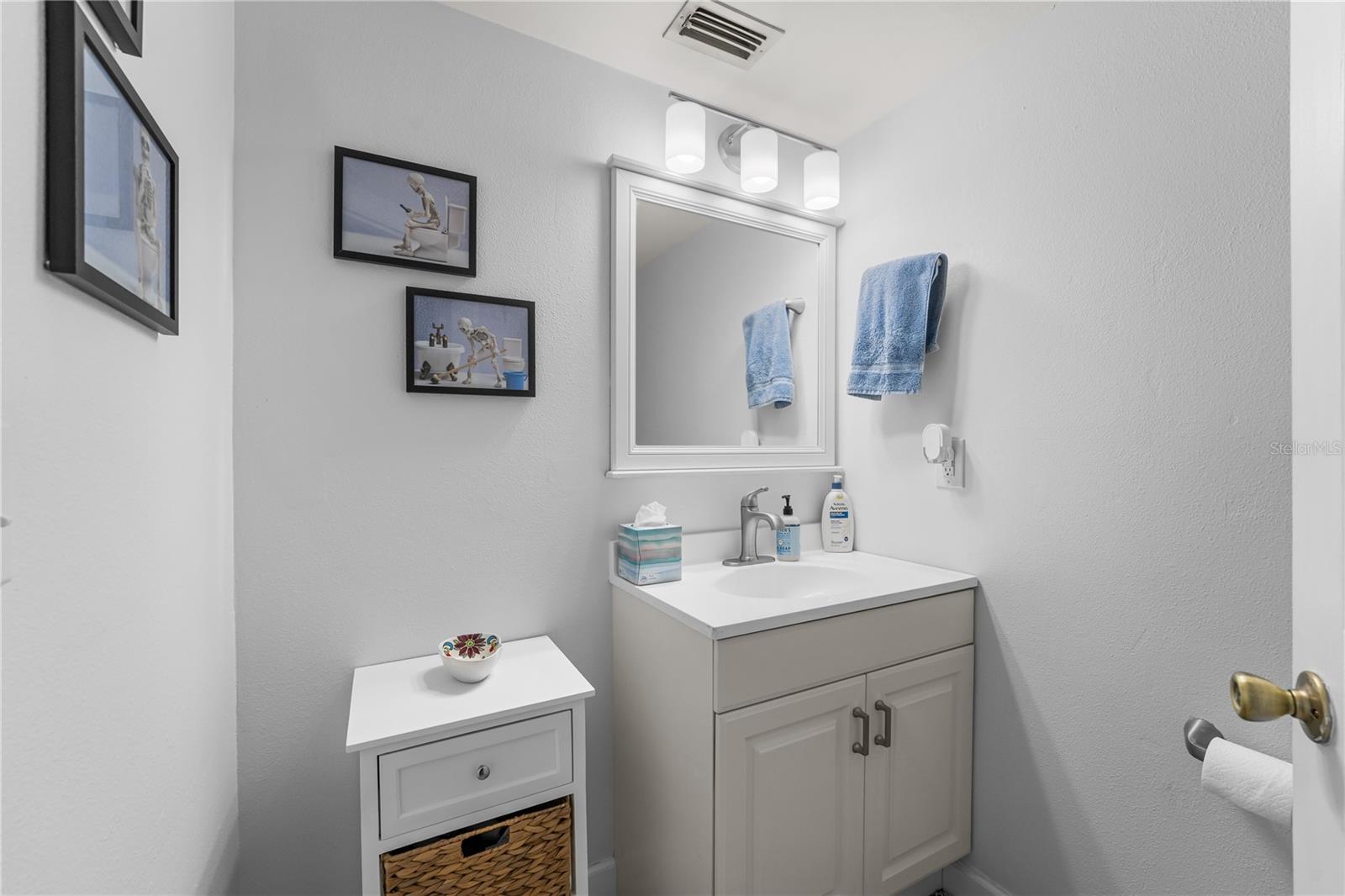 Image 22 of 43 For 1120 Portland Avenue 7