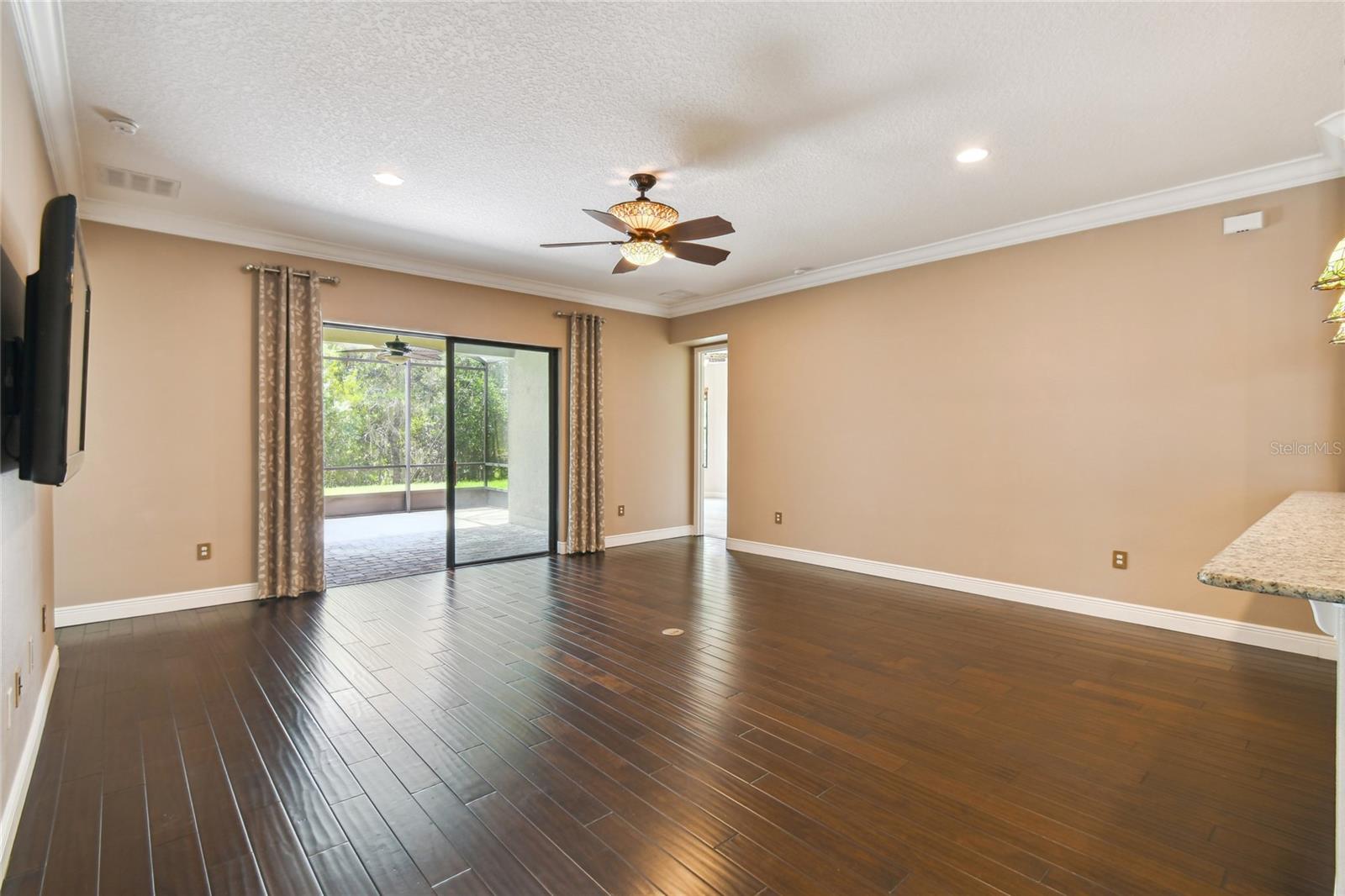 Image 10 of 72 For 448 Fountain Valley Ln
